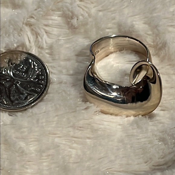 NWOT Elegant Sterling Ring 8 - Picture 1 of 5